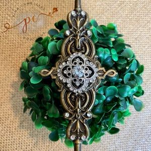 Ornate Candle Pin